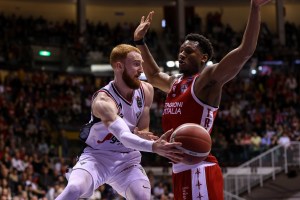 Nico Mannion officially signs with Baskonia