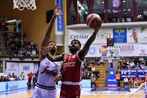 Pallacanestro Trieste: Corey Davis positivo ad un controllo antidoping
