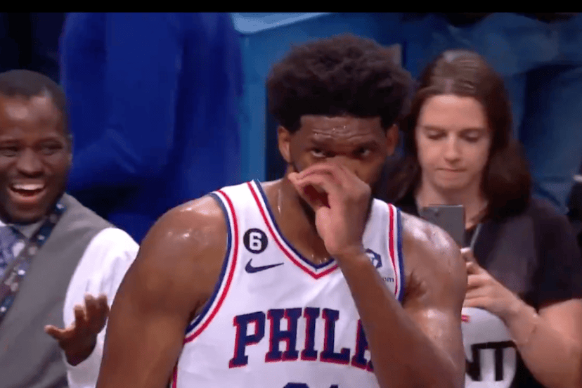 Serata particolare per Joel Embiid nel successo dei Philadelphia 76ers a Brooklyn in gara-3 playoff