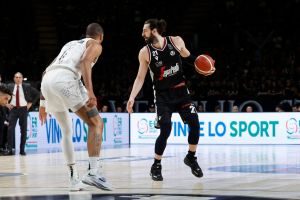 Toko Shengelia verso il Panathinaikos, l’ala tratta per risolvere il contratto con la Virtus Bologna