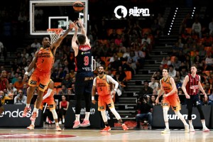 Barça e Baskonia passano a Tenerife e Valencia mantenendo la vetta con il Real Madrid