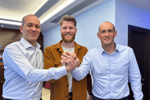 Olympiacos extends Thomas Walkup until 2027