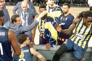 Fenerbahce, alta tensione: Itoudis caccia Motley dalla panchina