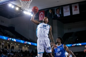 Tyrique Jones: No one in the world can be Mathias Lessort except himself