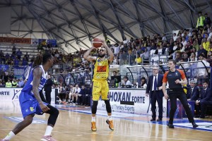 A Scafati Logan “Santo subito”. Rimontata Brescia, è salvezza