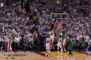 Pazzesco a Miami: Derrick White con un tap-in sulla sirena porta la serie a Gara 7