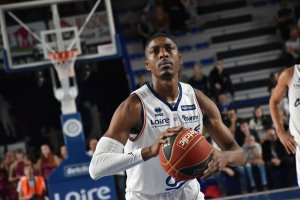 Ronald March signs with Prometey for the next season