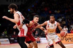 Pesaro ribalta il pronostico, batte Milano e porta tutti a gara4