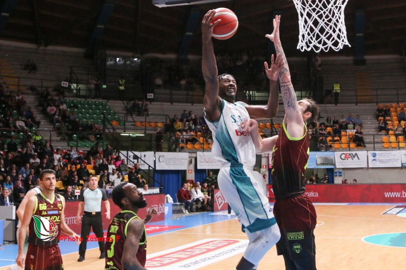 Dario Hunt A2 Acqua S. Bernardo Cantù - Bianco HDL Nardò