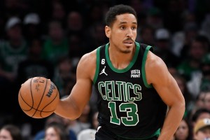 Suns reportedly interested in Brogdon, Collins