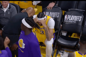 Los Angeles Lakers, colpo alla testa per Anthony Davis