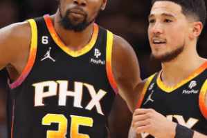 Suns, questa notte il debutto del trio Booker-Beal-Durant