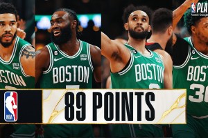 Tatum, Brown, White e Smart combinano 89 punti nel successo di gara-5