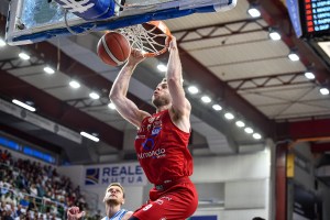 Sassari si arrende, Milano vola in finale