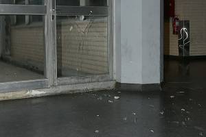 Subito scontri al Pireo: petardi e pietre contro il Panathinaikos all’arrivo