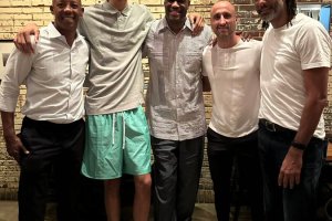 Victor Wembanyama in mezzo alle leggende degli Spurs: Non potrei desiderare modelli migliori