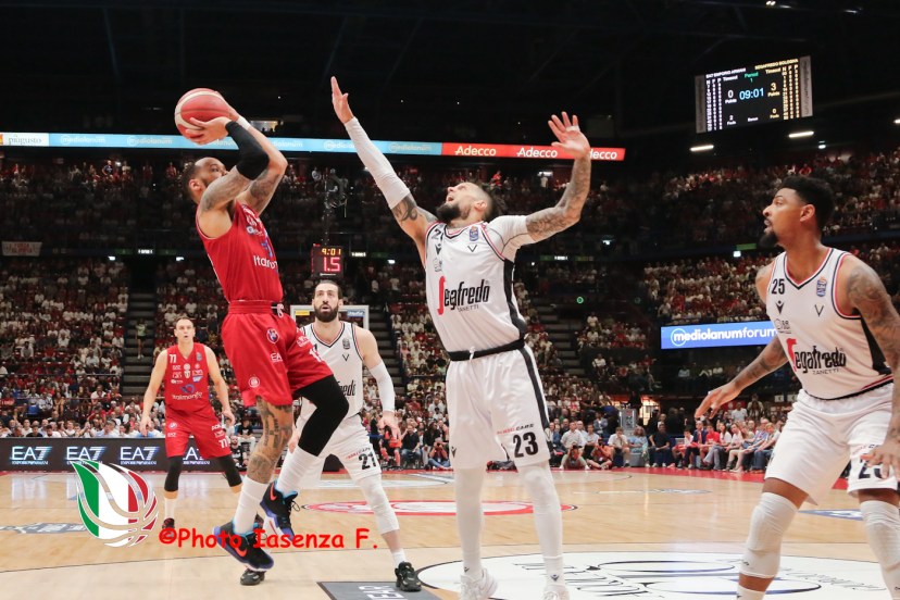 EA7 Emporio Armani Milano - Segafredo Zanetti Bologna Shabazz Napier