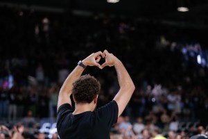 Il tributo della Segafredo Arena per Weems, Scariolo: “Persona e giocatore di qualità superiore”