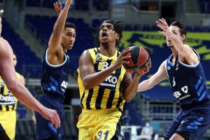 Cluj, accordi con Jarell Eddie e DJ Seeley