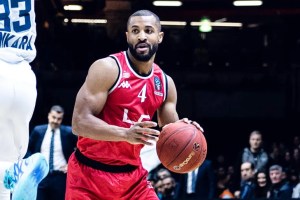 London re-signs playmaker Jordan Taylor
