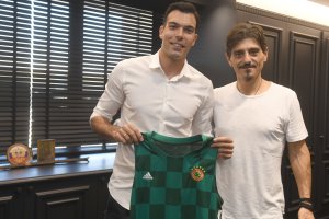 Panathinaikos officially signs Kostas Sloukas