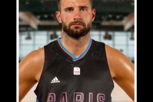 Paris, ufficiale la firma di Leon Kratzer
