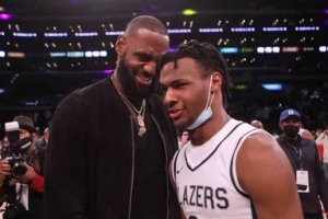 Arresto cardiaco in campo per Bronny James. Il figlio di LeBron ora è stabile