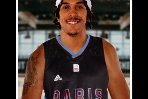 Tyson Ward firma al Paris Basketball