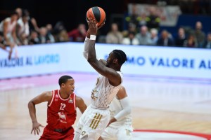 Besiktas brings in scorer Jonah Mathews