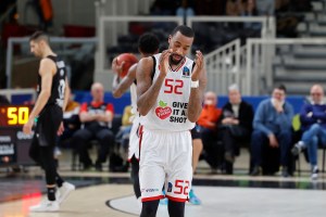 Jordan McRae ai saluti con l’Hapoel: c’è l’AEK