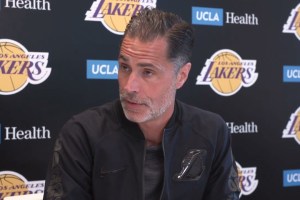 Magic Johnson esalta il lavoro di Rob Pelinka: Sarà l’executive of the year