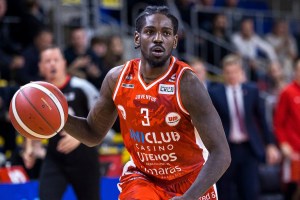 Slask tabs point guard Jawun Evans