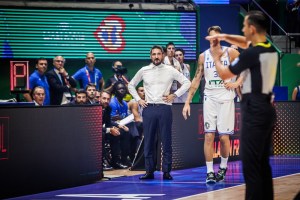 Feliz, Towns e gli arbitri puniscono una nervosa Italia. Spissu sfiora il miracolo