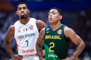 Il Brasile scappa via nel finale e centra la qualificazione