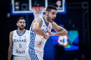 Papapetrou e Larentzakis salvano Itoudis: Grecia avanti