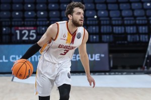 Charlotte, accordo con RJ Hunter