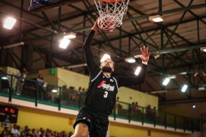 Luca Banchi incorona l’mvp Marco Belinelli. Il video racconta una grande emozione