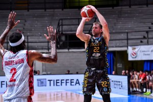 Cremona, infortunio per Wayne McCullough
