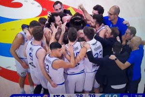 Tutti in piedi: Gigi Datome lascia il campo per l’ultima volta