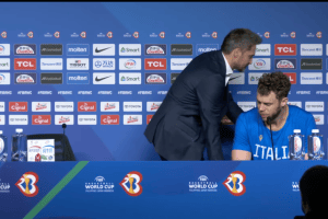 Post partita, Melli si commuove. L’applauso del Poz