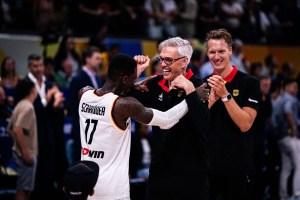 Has Gordon Herbert left Chiba Jets to sign with Bayern?