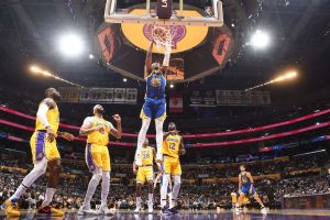 Curry e Kuminga guidano i Warriors sui Lakers