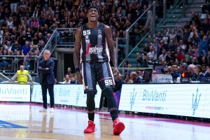 Virtus Bologna imbattuta, anche Sassari cade al Paladozza