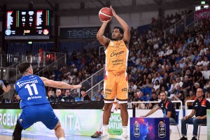 Trevon Bluiett signs with Limoges