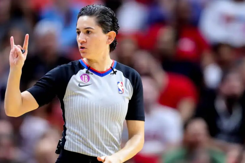 Che Flores è il primo arbitro trans non binario della NBA