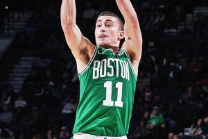 Boston supera ancora Philadelphia, 17 di Pritchard