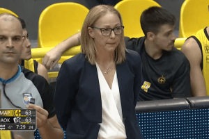 Maroussi, l’assistente Vasileia Gkouzinī prima donna ad allenare una partita di campionato greco