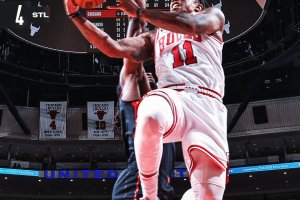 Caruso decisivo, Chicago vince all’overtime su Toronto