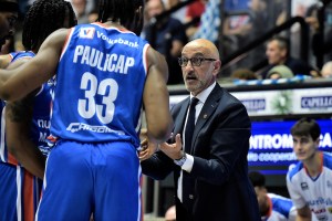 Frank Vitucci: Dispiace per il pubblico. Young non può essere questo