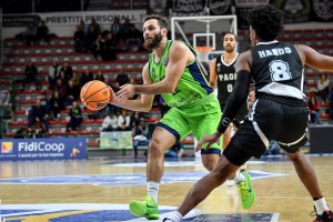 La Dinamo ci prova con l’AEK delle stelle